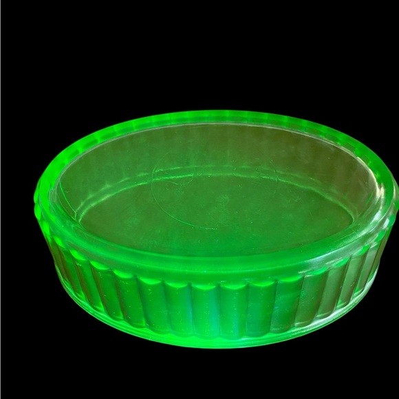 Vintage 1930s Anchor Hocking Oval Uranium Green Ribbed Depression Glass - Picture 6 of 10